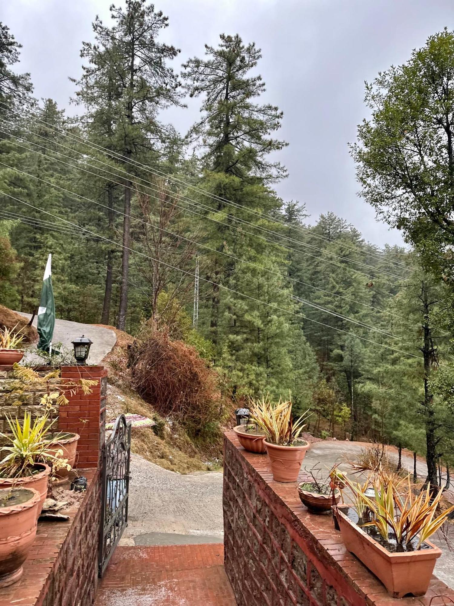 Sarah'S Lodge Murree Exteriér fotografie