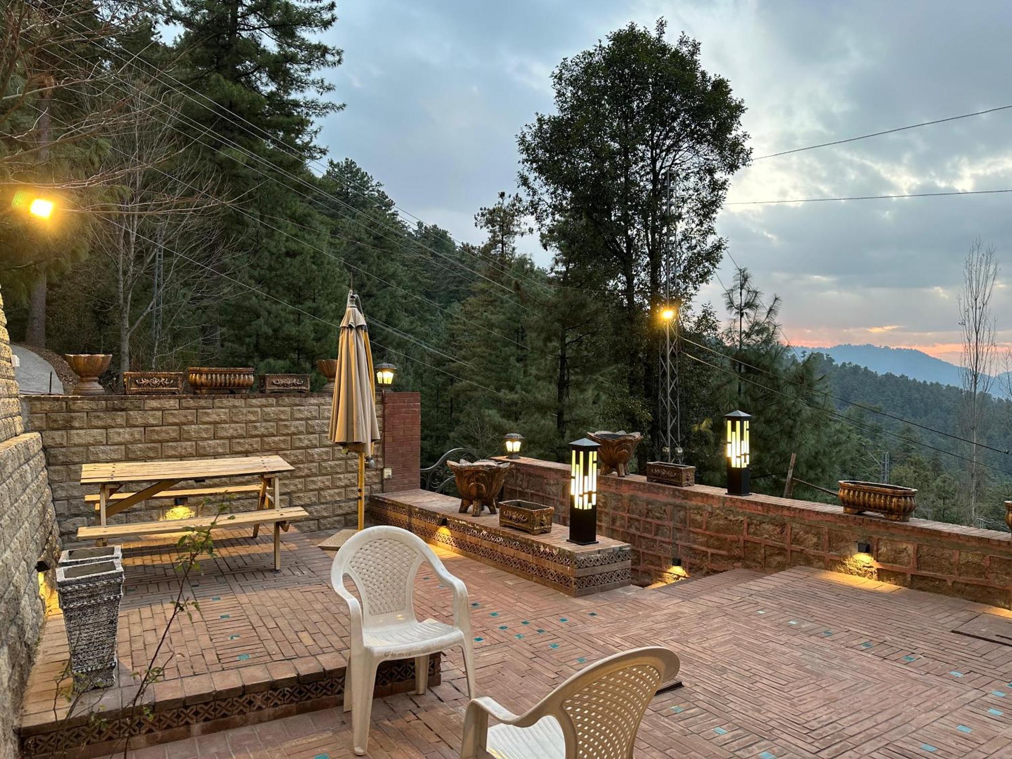 Sarah'S Lodge Murree Exteriér fotografie