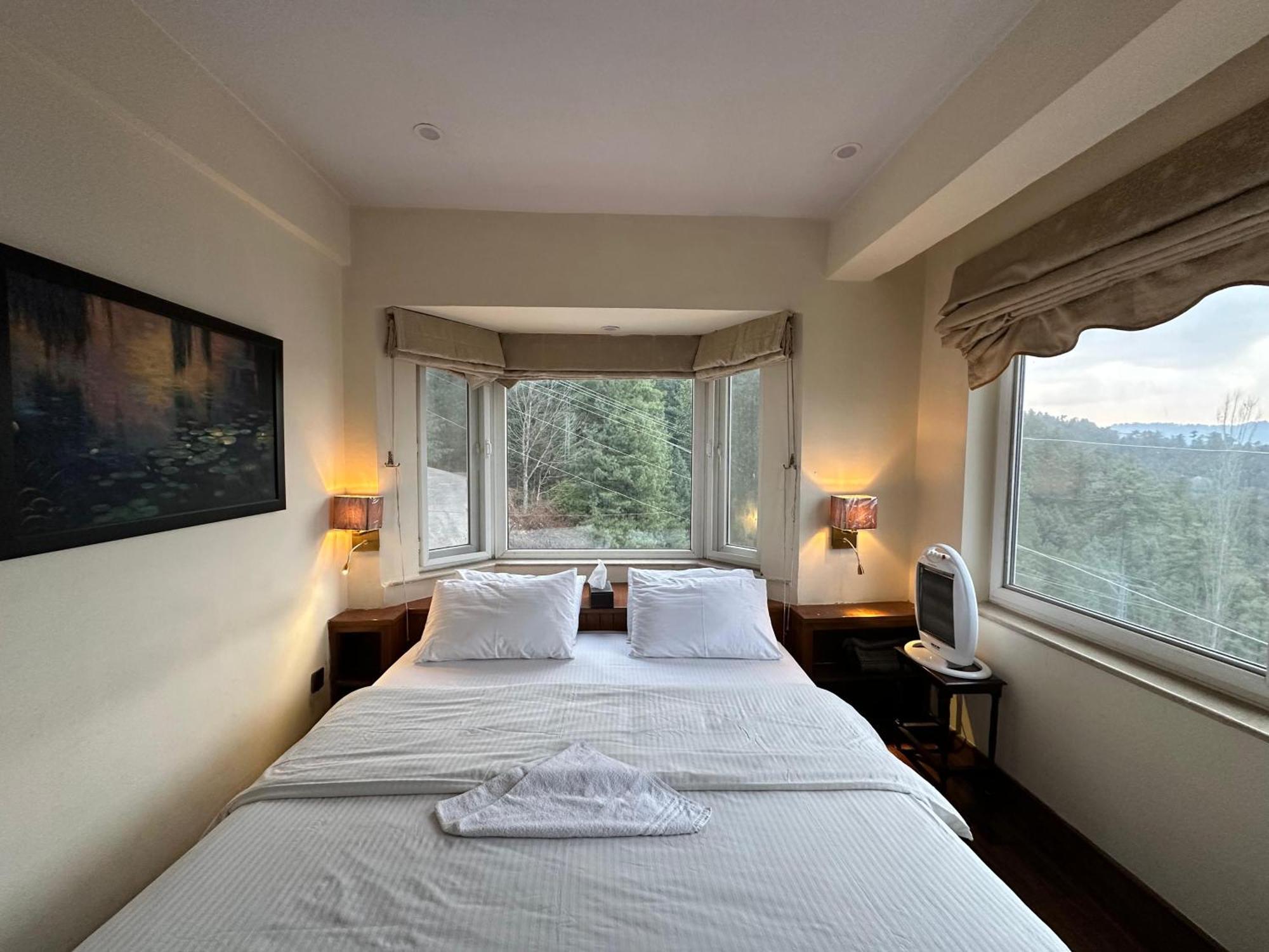 Sarah'S Lodge Murree Exteriér fotografie